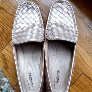 Trotters Gold Metallic Leather Woven Loafers - Size 7 1/2W